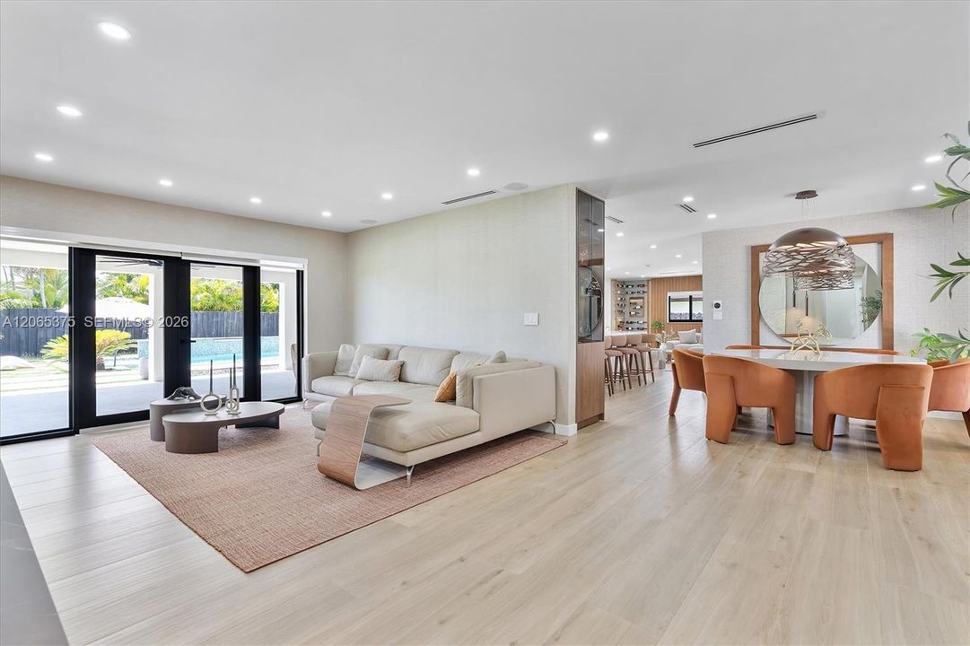 For Sale: $1,800,000 (4 beds, 2 baths, 1948 Square Feet)