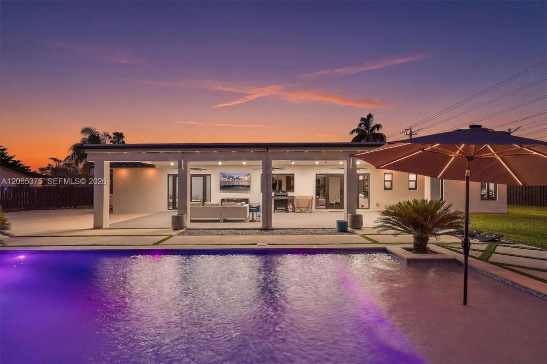For Sale: $1,800,000 (4 beds, 2 baths, 1948 Square Feet)