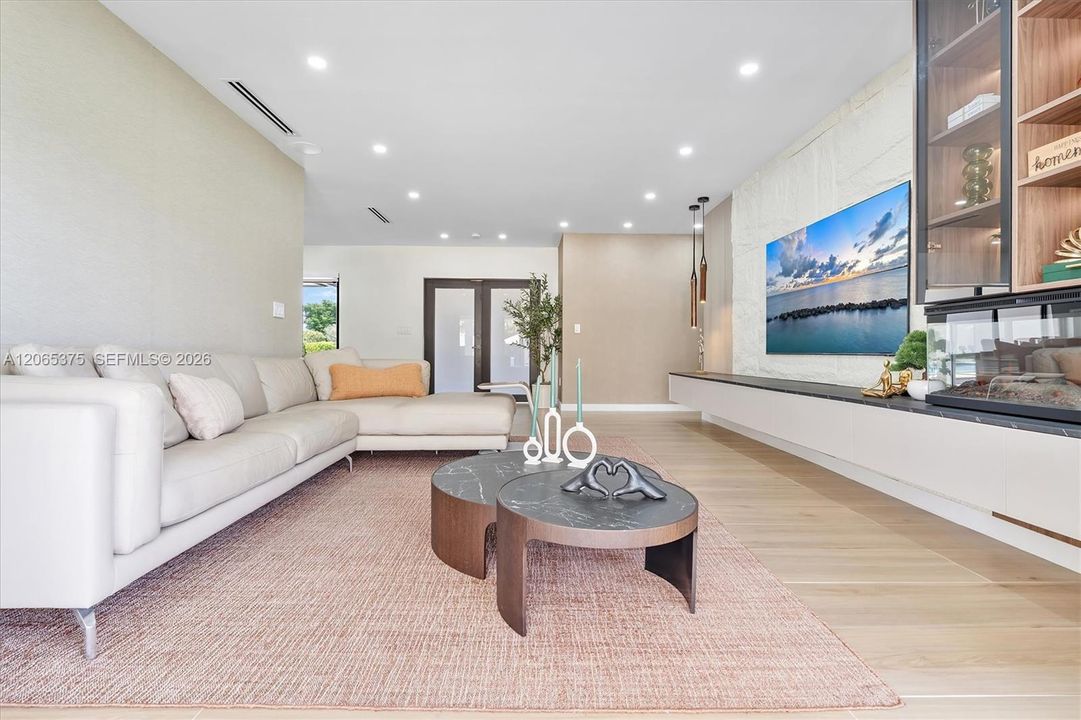 For Sale: $1,800,000 (4 beds, 2 baths, 1948 Square Feet)