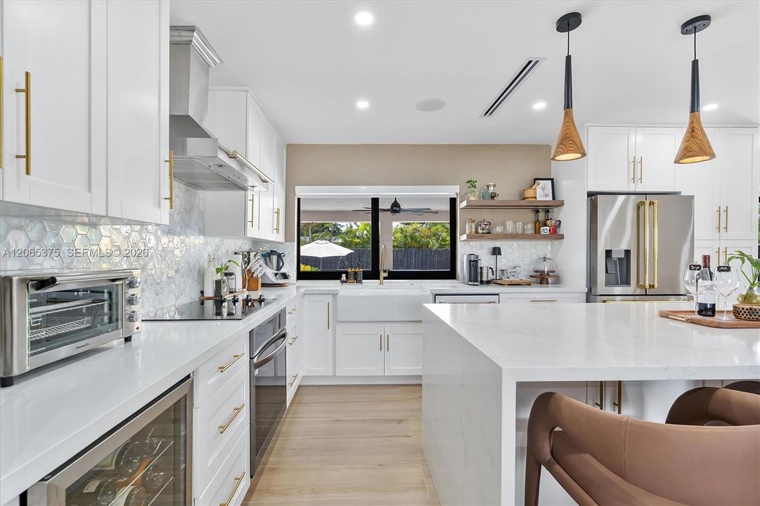 For Sale: $1,800,000 (4 beds, 2 baths, 1948 Square Feet)