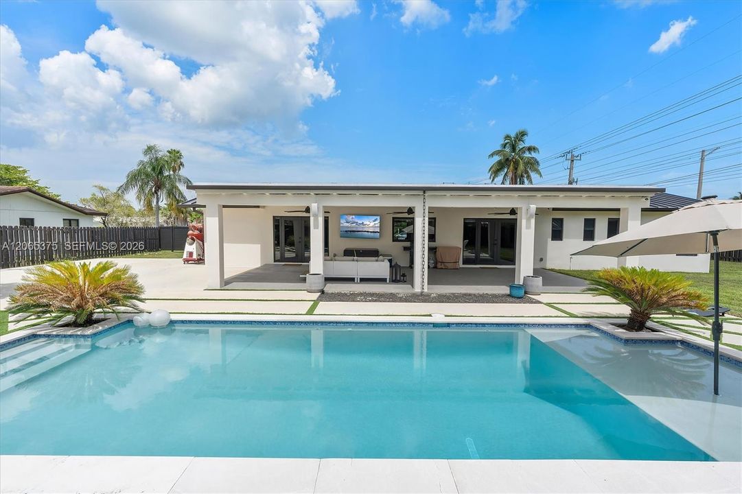 For Sale: $1,800,000 (4 beds, 2 baths, 1948 Square Feet)