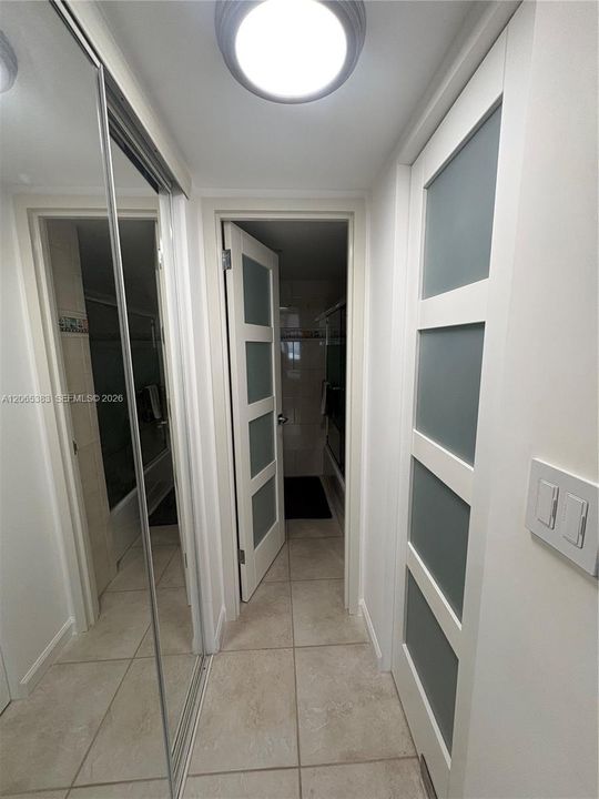 For Rent: $2,400 (1 beds, 1 baths, 855 Square Feet)