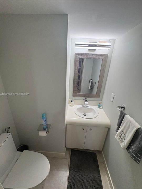 For Rent: $2,400 (1 beds, 1 baths, 855 Square Feet)