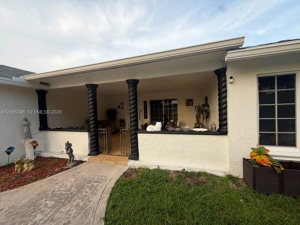 For Sale: $730,000 (3 beds, 2 baths, 1254 Square Feet)