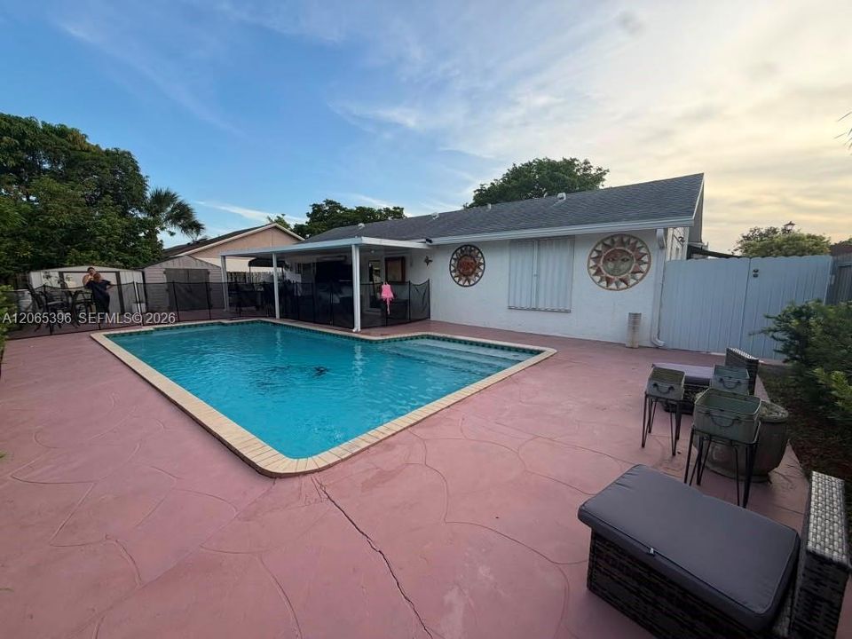 For Sale: $730,000 (3 beds, 2 baths, 1254 Square Feet)