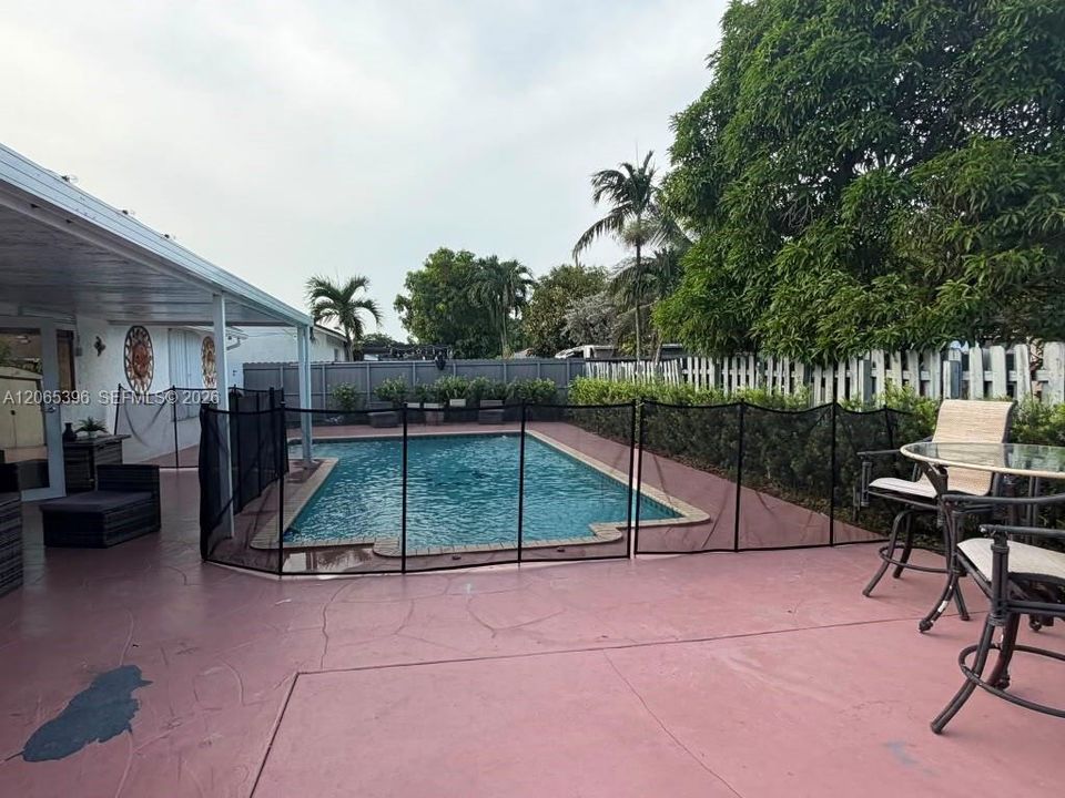 For Sale: $730,000 (3 beds, 2 baths, 1254 Square Feet)