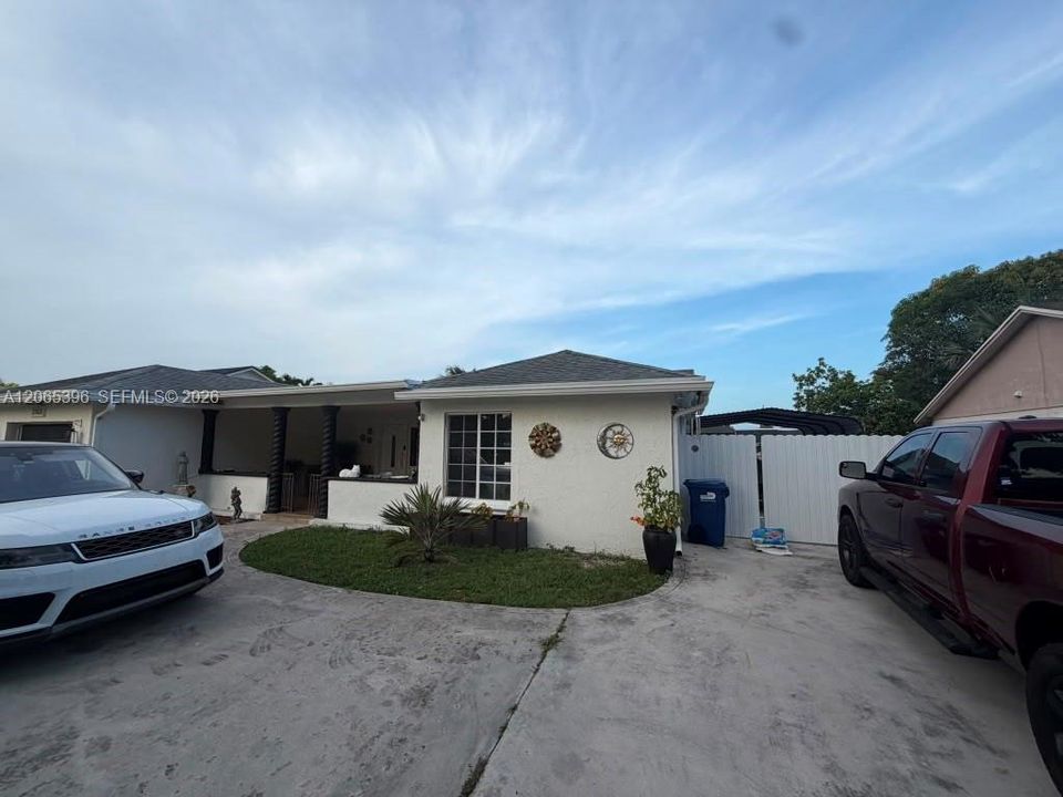 For Sale: $730,000 (3 beds, 2 baths, 1254 Square Feet)
