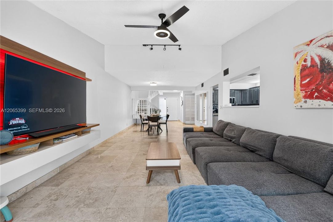 For Sale: $460,000 (3 beds, 2 baths, 1675 Square Feet)