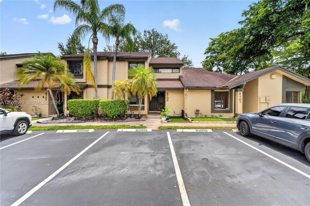 For Sale: $460,000 (3 beds, 2 baths, 1675 Square Feet)
