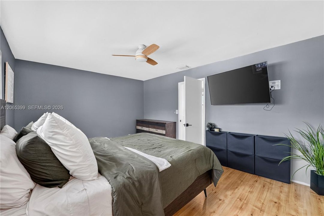 For Sale: $460,000 (3 beds, 2 baths, 1675 Square Feet)