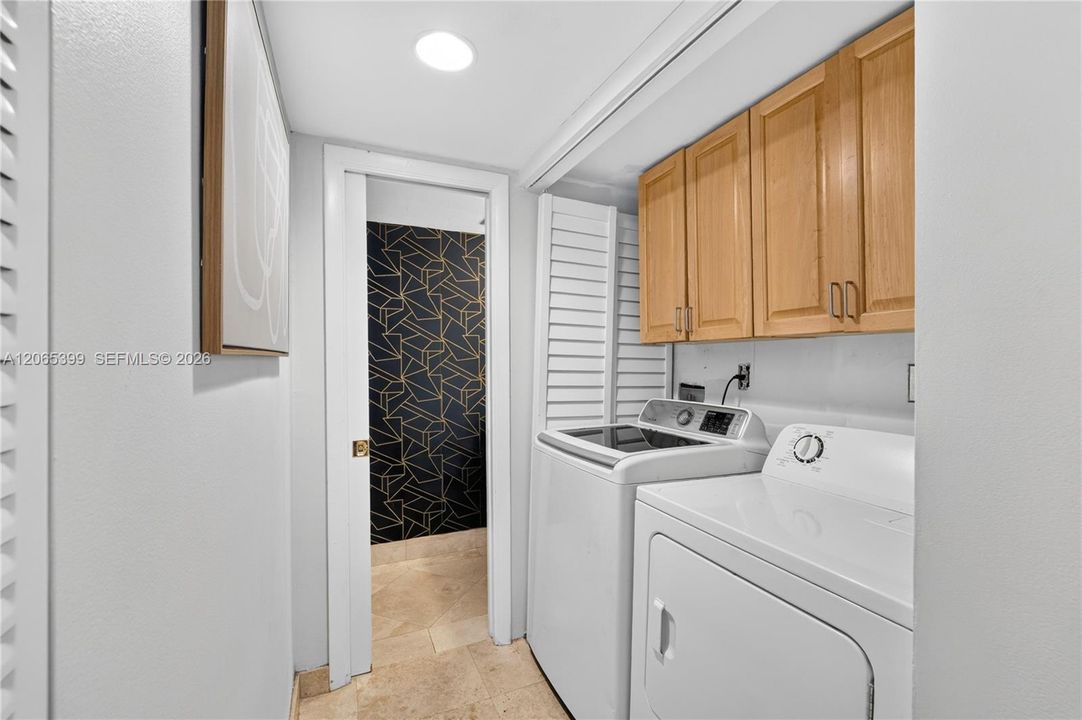 For Sale: $460,000 (3 beds, 2 baths, 1675 Square Feet)