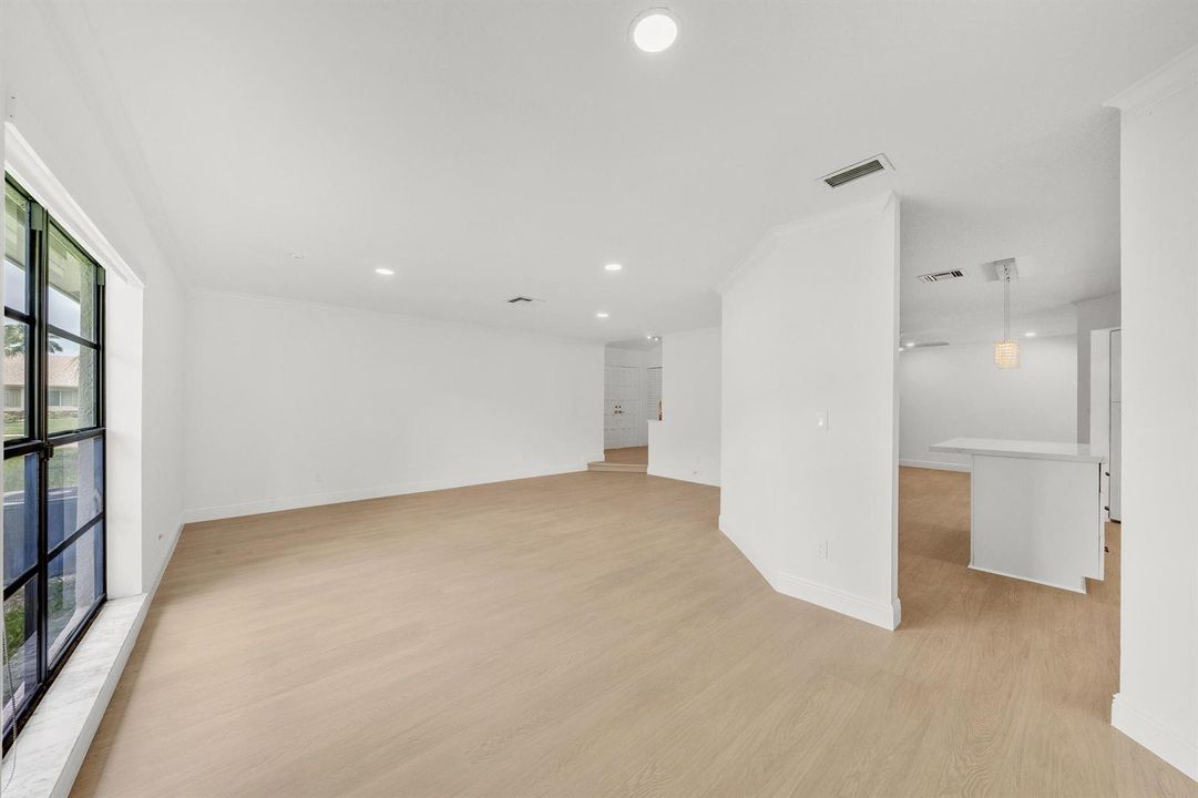 4 Living Area (4)