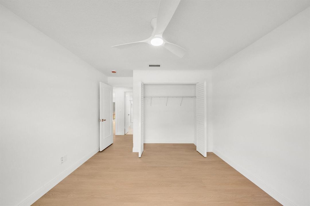 9 Guest Bedroom A (2)