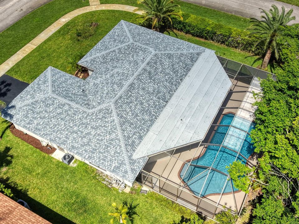 18 Screened Pool (1)
