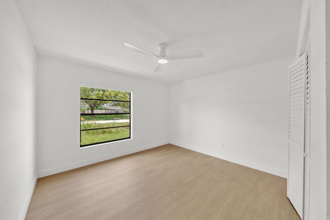 15 Guest Bedroom B (2)