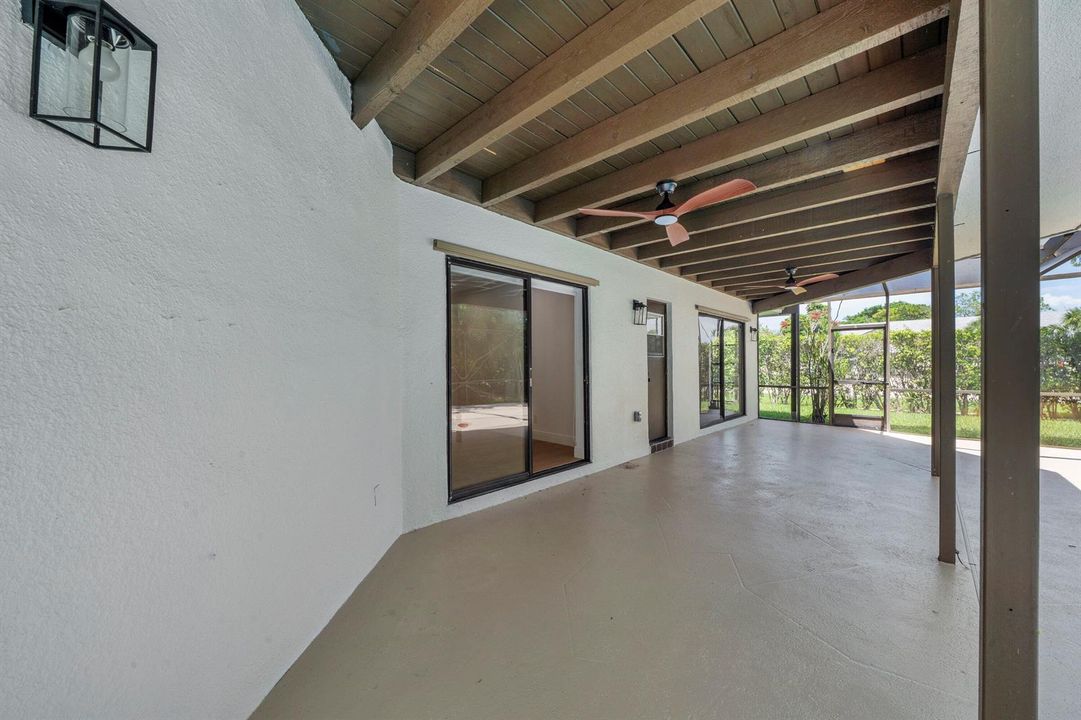 19 Covered Pool Deck (2)