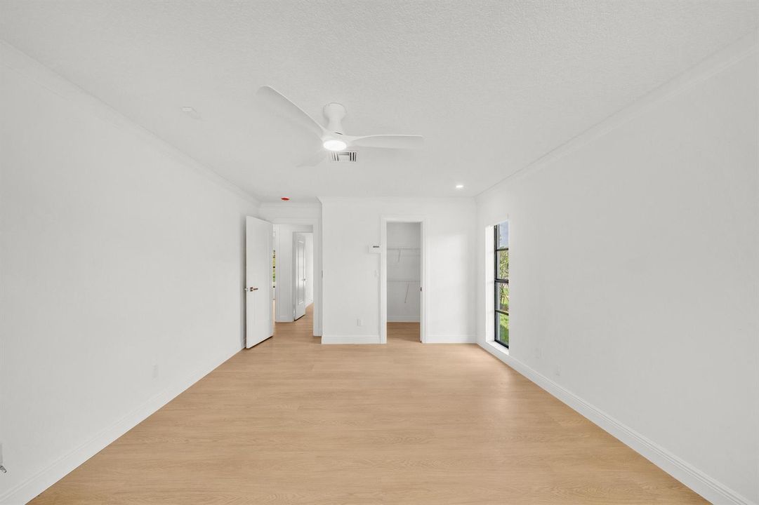12 Primary Bedroom Suite (2)