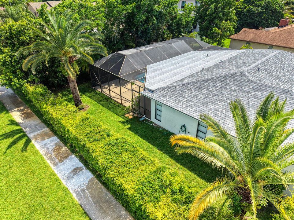 25 Side yard (3)