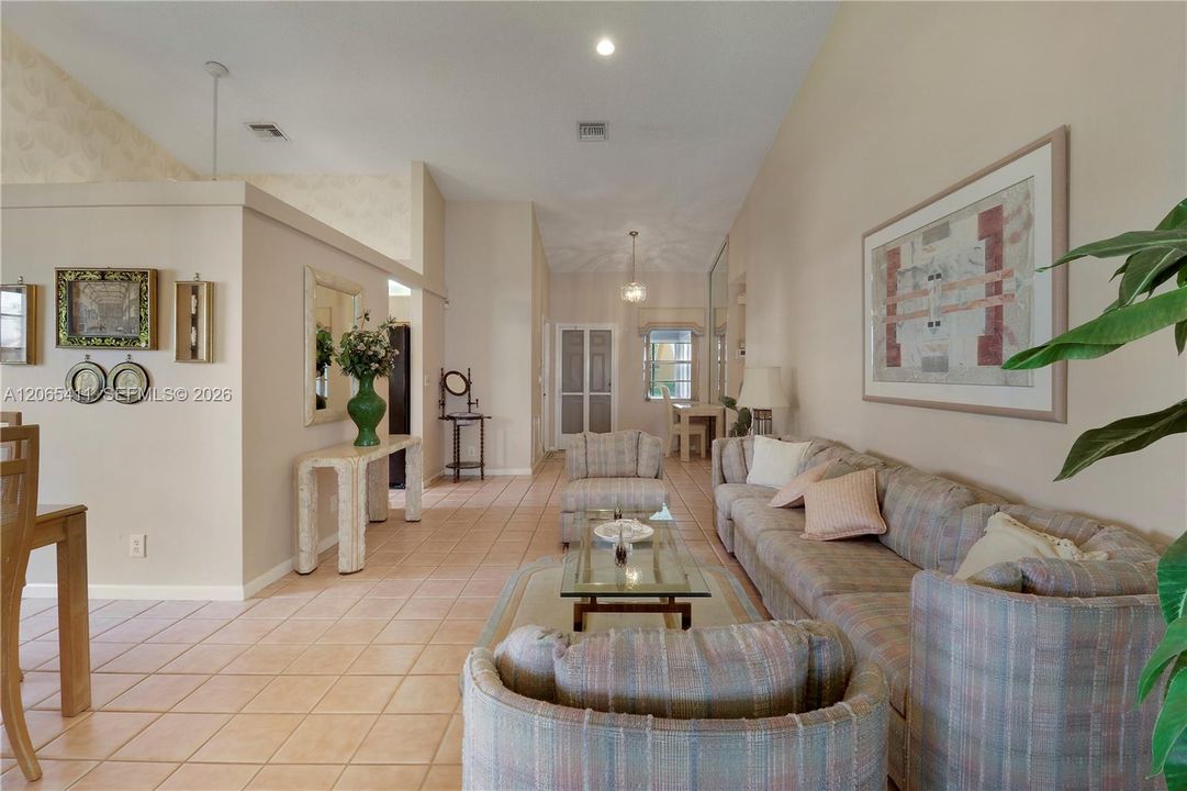 Active With Contract: $319,999 (2 beds, 2 baths, 1599 Square Feet)