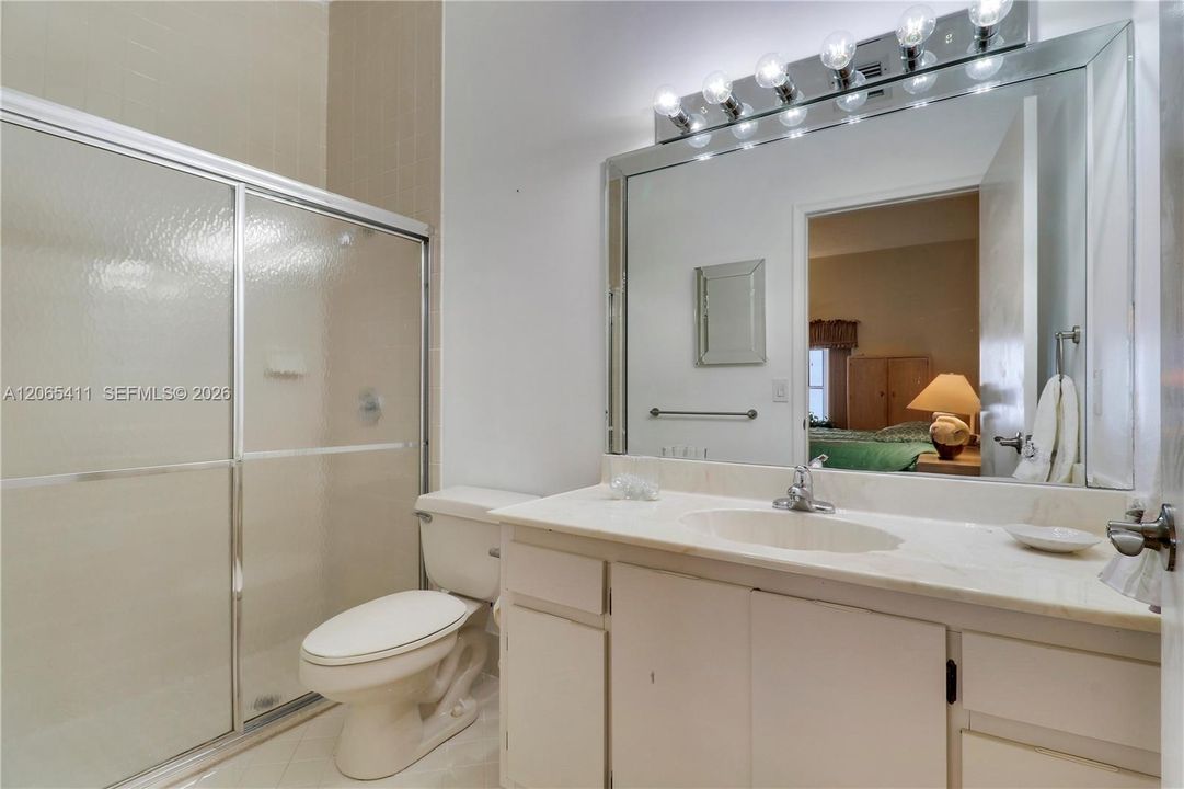 Active With Contract: $319,999 (2 beds, 2 baths, 1599 Square Feet)
