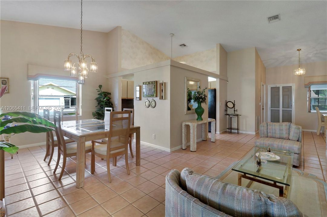 Active With Contract: $319,999 (2 beds, 2 baths, 1599 Square Feet)