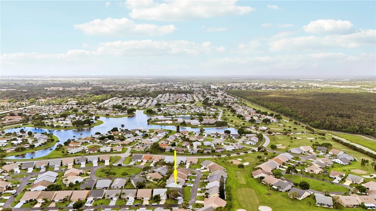 Active With Contract: $319,999 (2 beds, 2 baths, 1599 Square Feet)