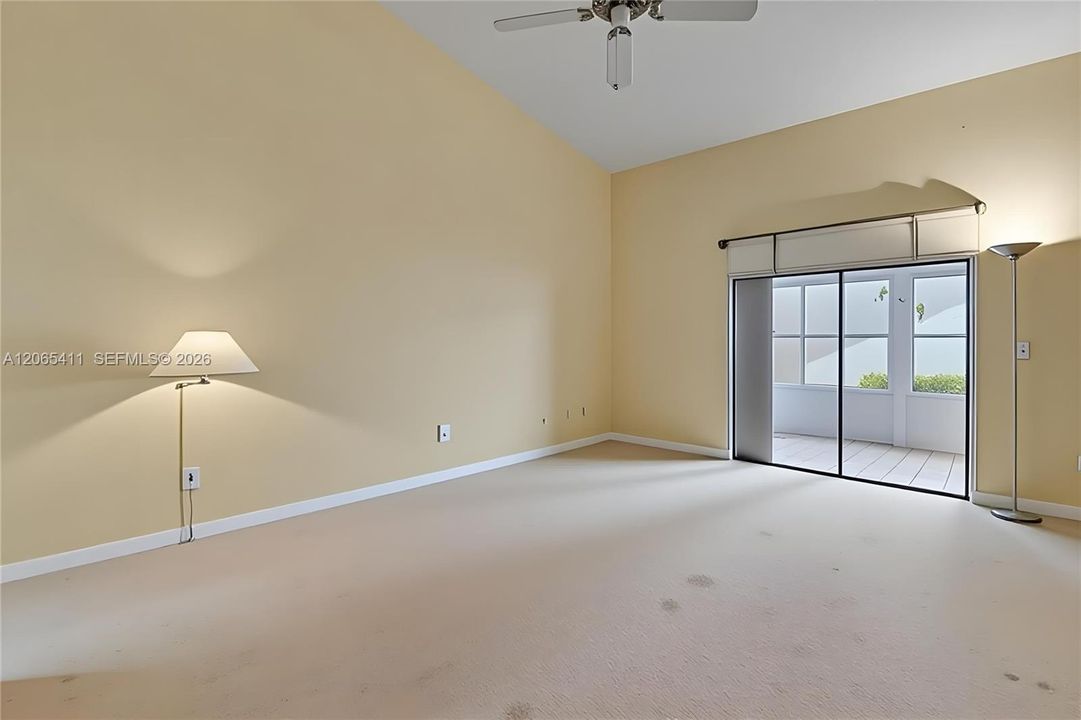 Active With Contract: $319,999 (2 beds, 2 baths, 1599 Square Feet)