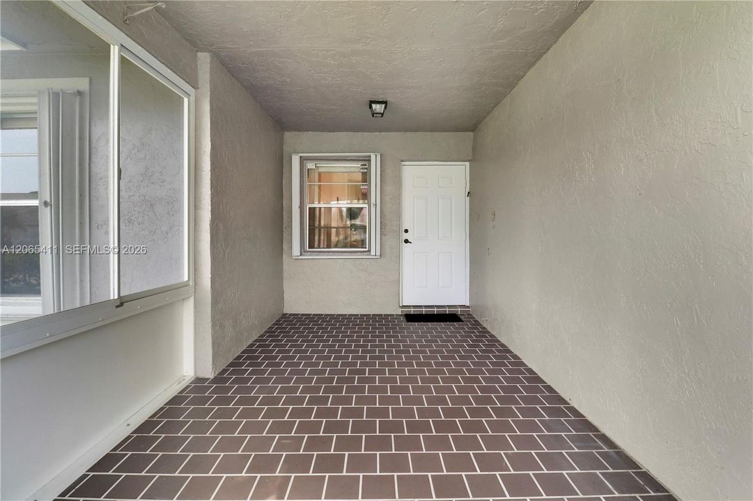 Active With Contract: $319,999 (2 beds, 2 baths, 1599 Square Feet)