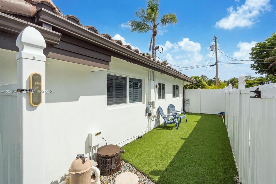 For Sale: $1,425,000 (3 beds, 2 baths, 1923 Square Feet)