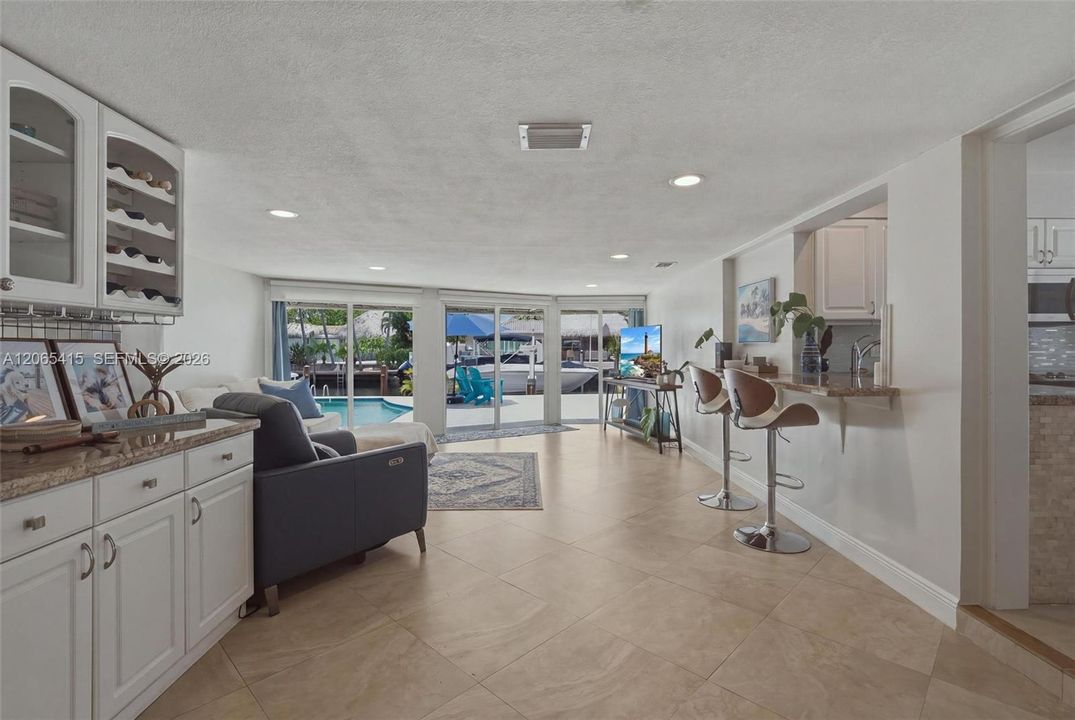 For Sale: $1,425,000 (3 beds, 2 baths, 1923 Square Feet)