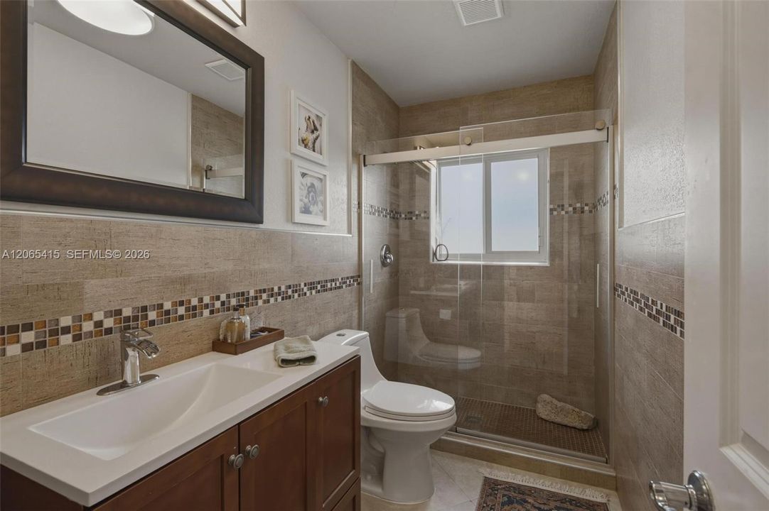 For Sale: $1,425,000 (3 beds, 2 baths, 1923 Square Feet)