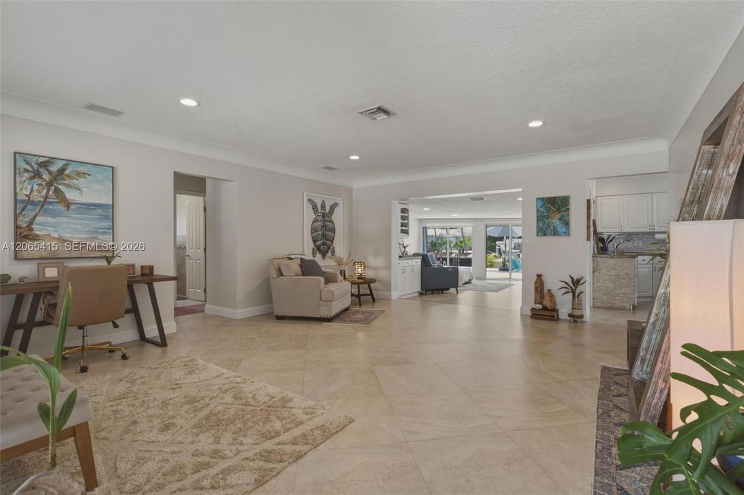 For Sale: $1,425,000 (3 beds, 2 baths, 1923 Square Feet)