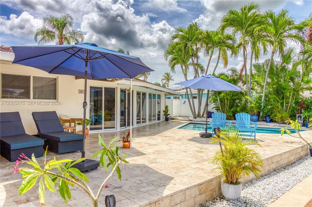 For Sale: $1,425,000 (3 beds, 2 baths, 1923 Square Feet)