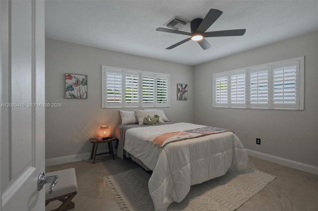 For Sale: $1,425,000 (3 beds, 2 baths, 1923 Square Feet)