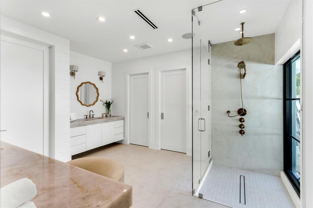 PRIMARY_BATHROOM_ANGLE