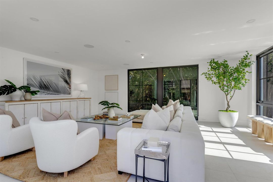 GUEST_LIVING_ROOM
