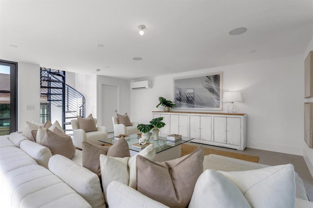GUEST_LIVING_ROOM_ANGLE_LEFT