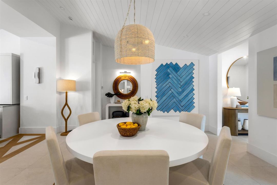 DINING_ROOM_STRAIGHT