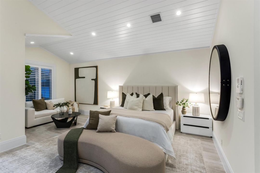 PRIMARY_BEDROOM_RIGHT_EB