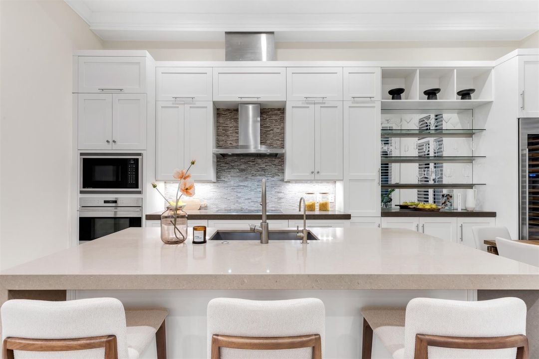KITCHEN_ISLAND_STRAIGHT_EB