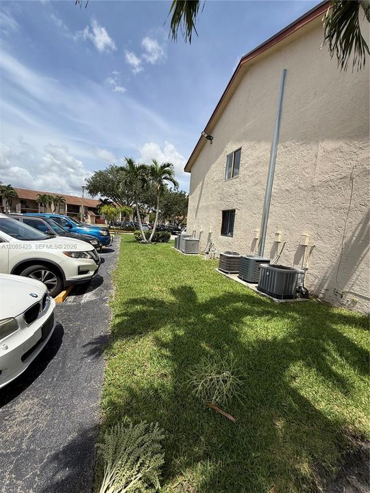 For Sale: $249,900 (2 beds, 2 baths, 1010 Square Feet)