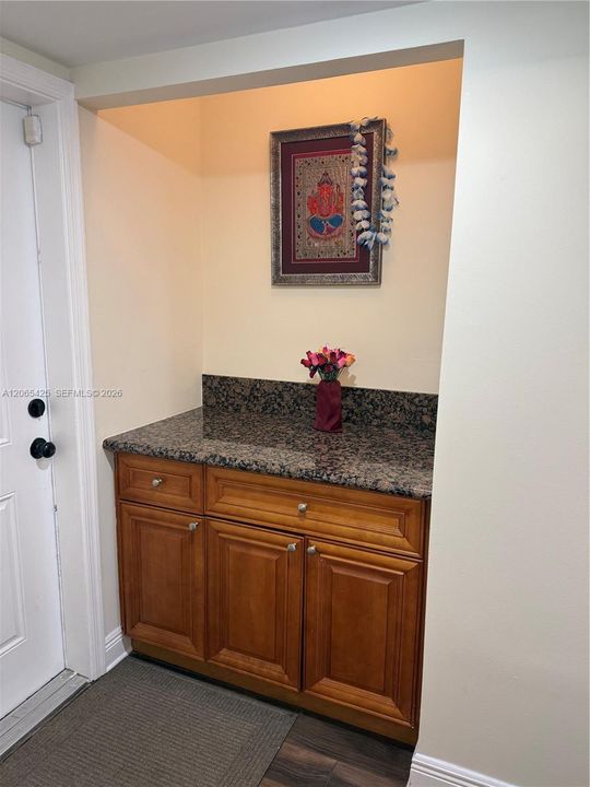 For Sale: $249,900 (2 beds, 2 baths, 1010 Square Feet)