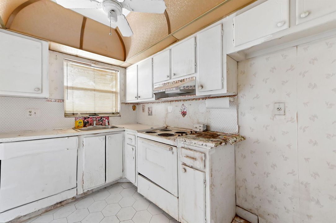 05 kitchen 02