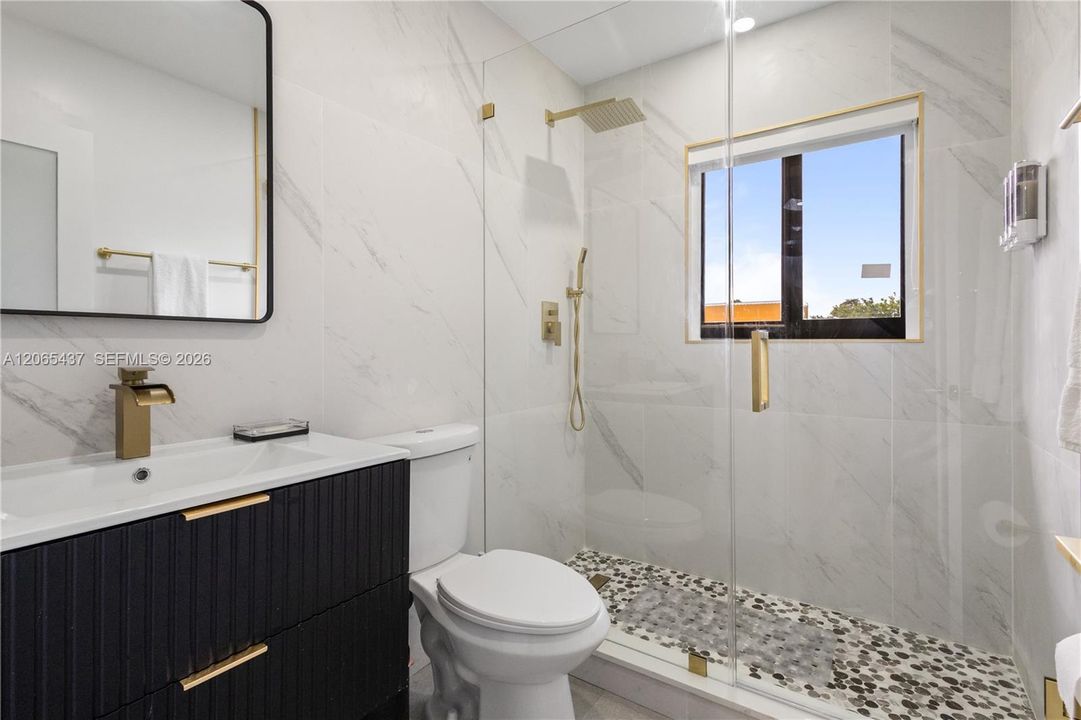 Activo con contrato: $600,000 (4 camas, 3 baños, 1851 Pies cuadrados)