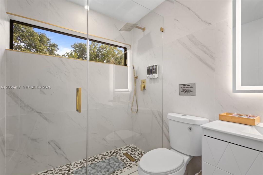 Activo con contrato: $600,000 (4 camas, 3 baños, 1851 Pies cuadrados)