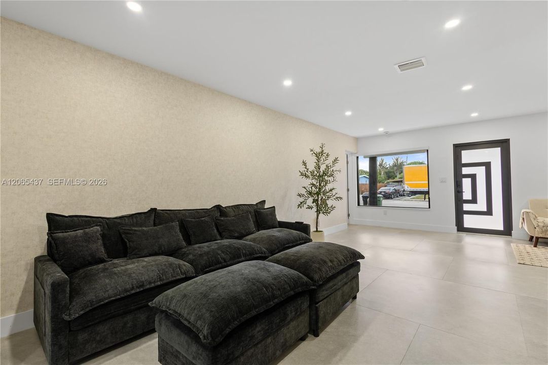 Activo con contrato: $600,000 (4 camas, 3 baños, 1851 Pies cuadrados)