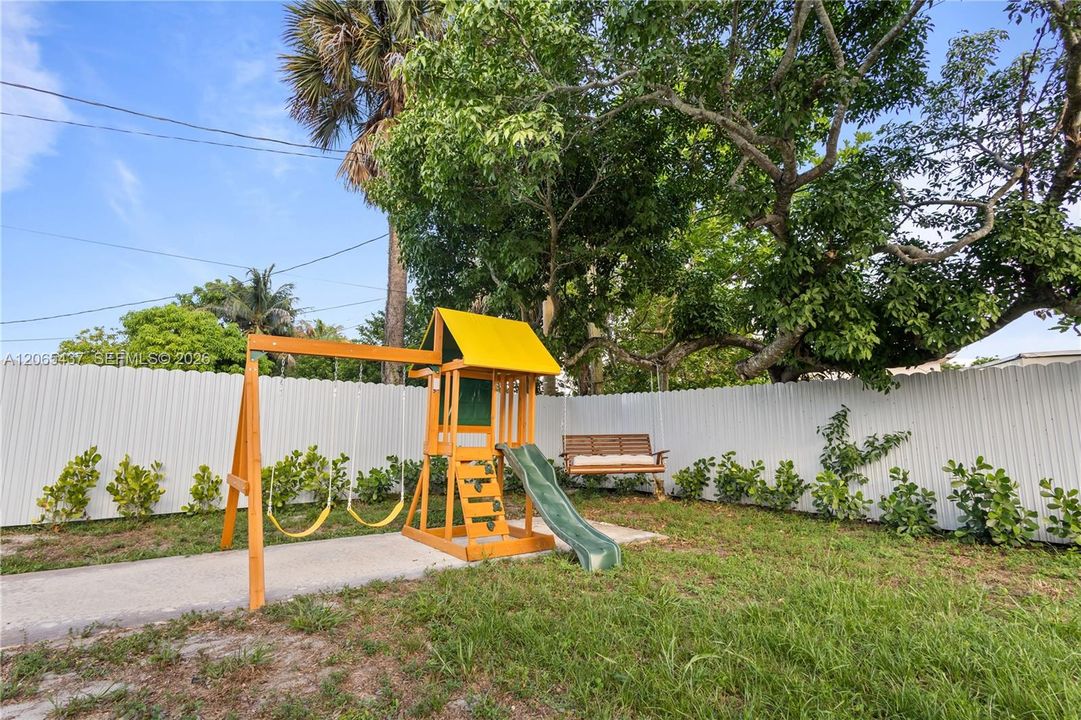 Activo con contrato: $600,000 (4 camas, 3 baños, 1851 Pies cuadrados)