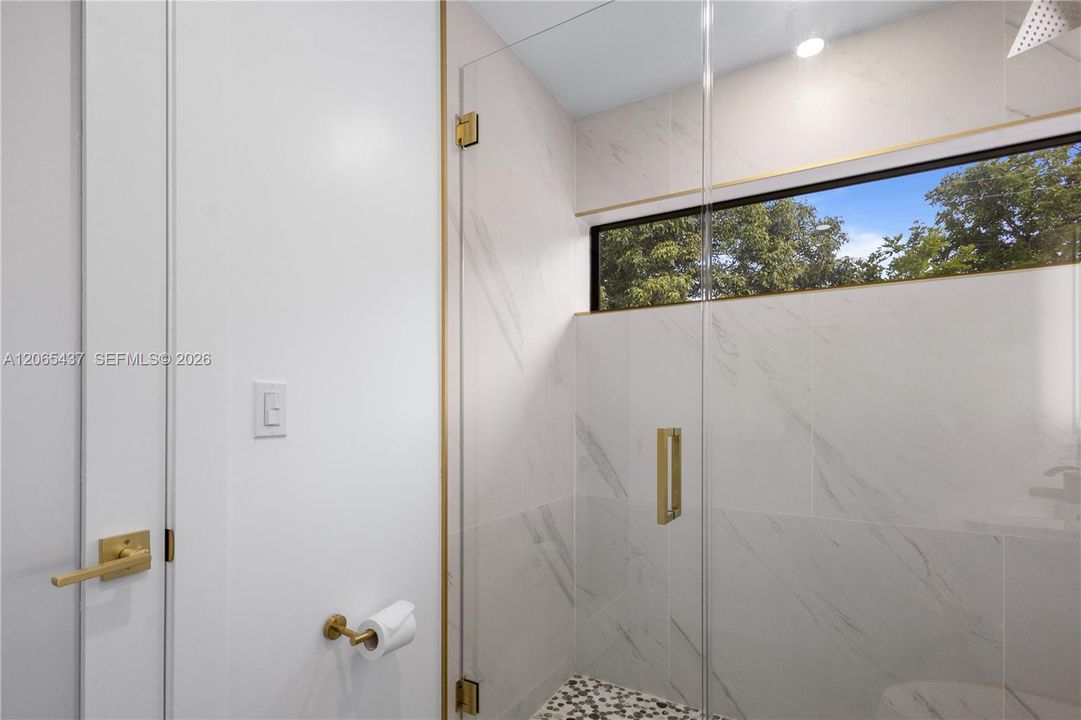 Activo con contrato: $600,000 (4 camas, 3 baños, 1851 Pies cuadrados)