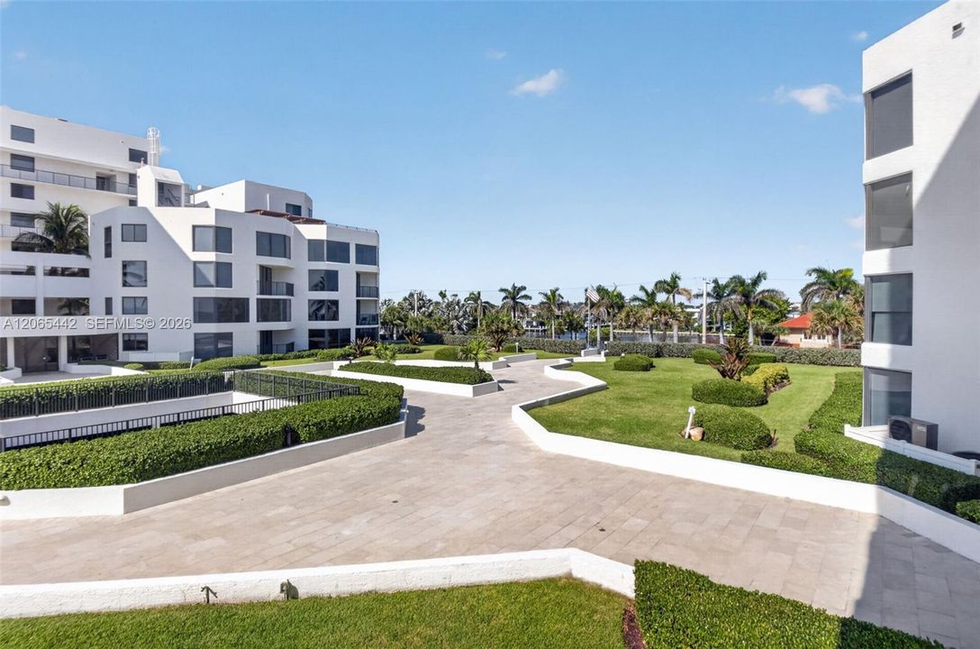 En Venta: $1,175,000 (2 camas, 3 baños, 2240 Pies cuadrados)