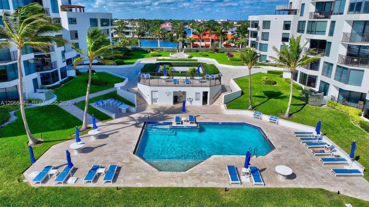 En Venta: $1,175,000 (2 camas, 3 baños, 2240 Pies cuadrados)